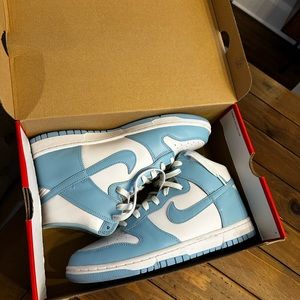 Mens’s Nike Dunk High Retro. 11.5. Only worn once. Like brand new.